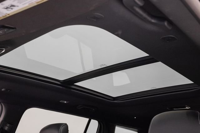 Used 2024 Jeep Grand Cherokee L Limited w/ Black Appearance Package image 8