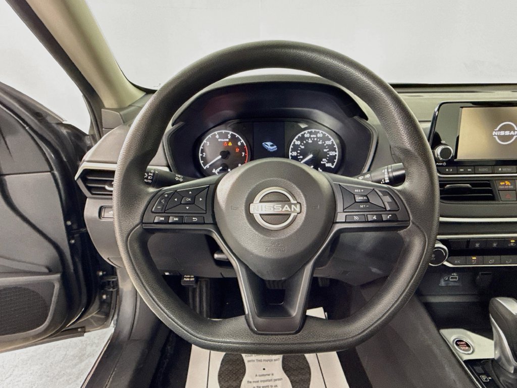 Used 2023 Nissan Altima 2.5 S FWD image 12