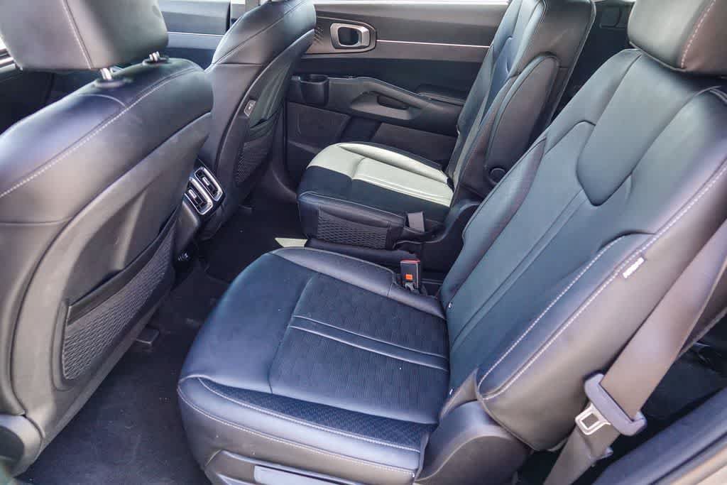 Certified 2025 Kia Sorento EX AWD/4WD image 17