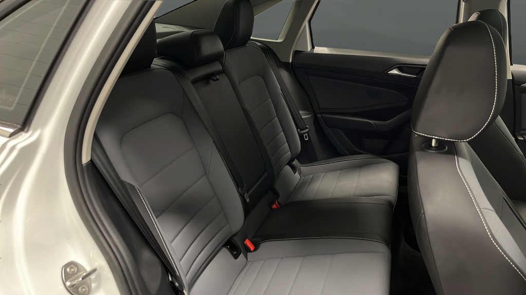 Used 2025 Volkswagen Jetta SE w/ Sunroof Package FWD image 25