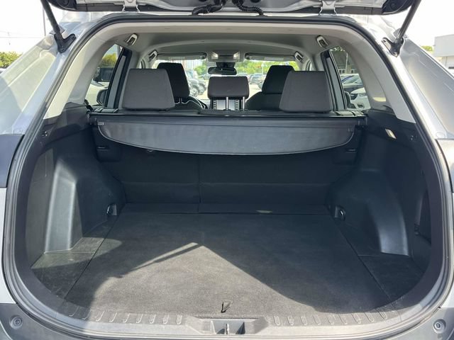 Used 2022 Toyota RAV4 XLE FWD image 20
