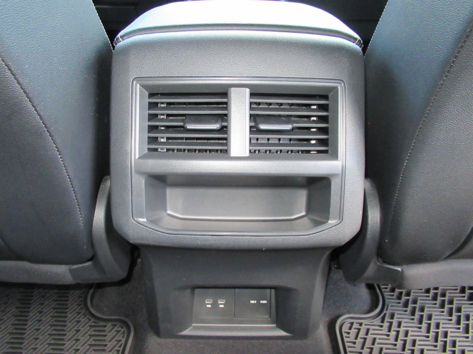 Used 2022 Volkswagen Atlas Cross Sport SE FWD image 35