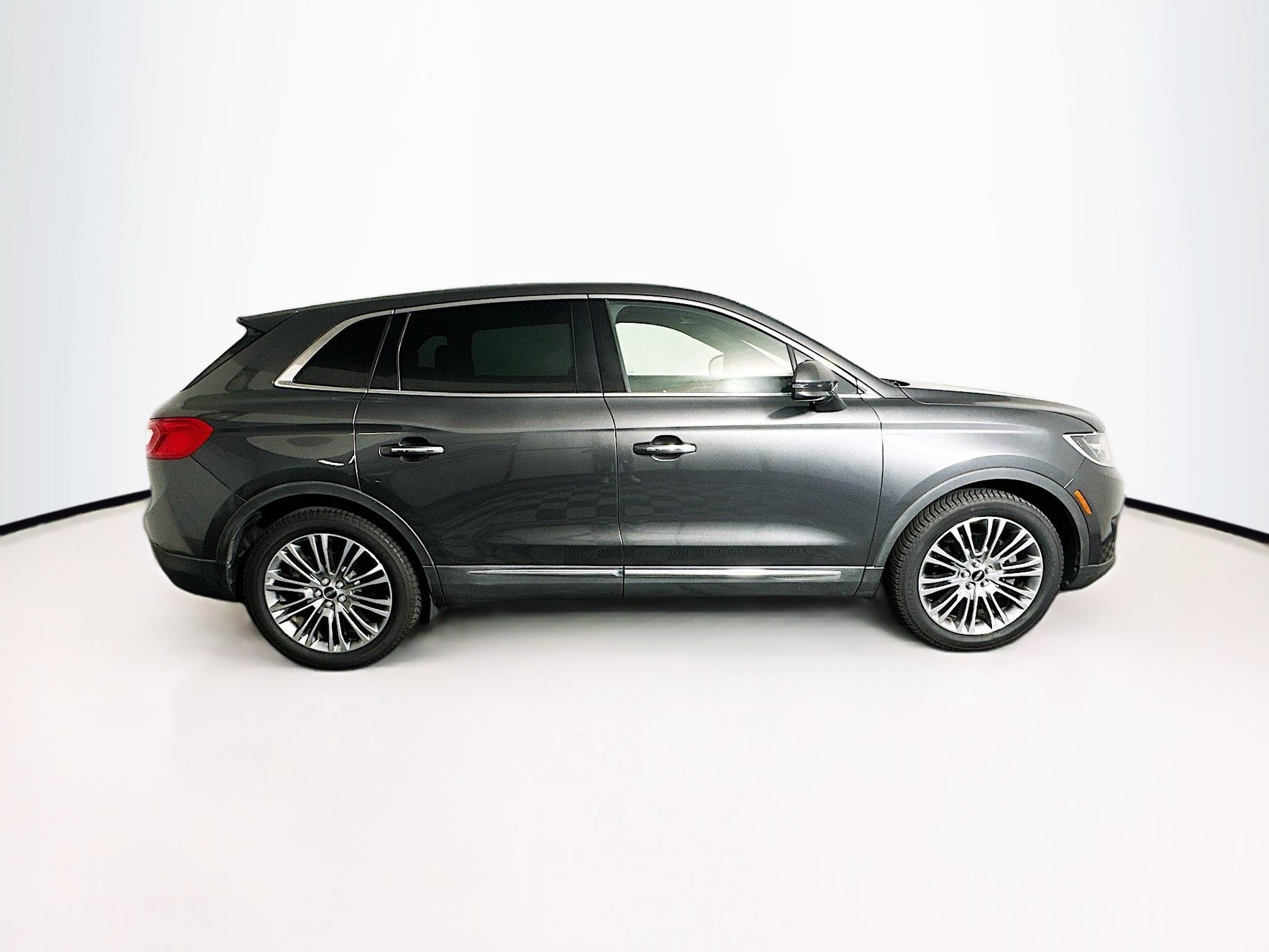 Used 2018 Lincoln MKX Reserve FWD image 10