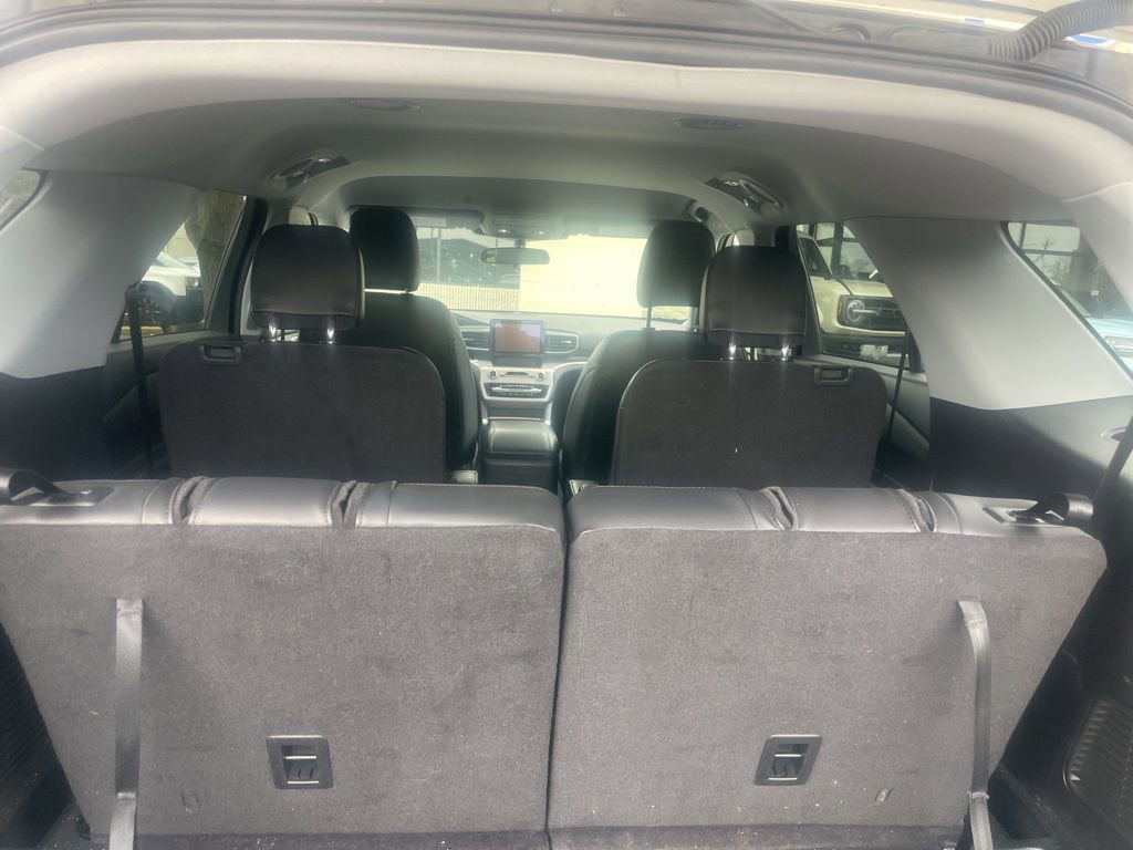 Used 2024 Ford Explorer XLT w/ Equipment Group 202A image 5