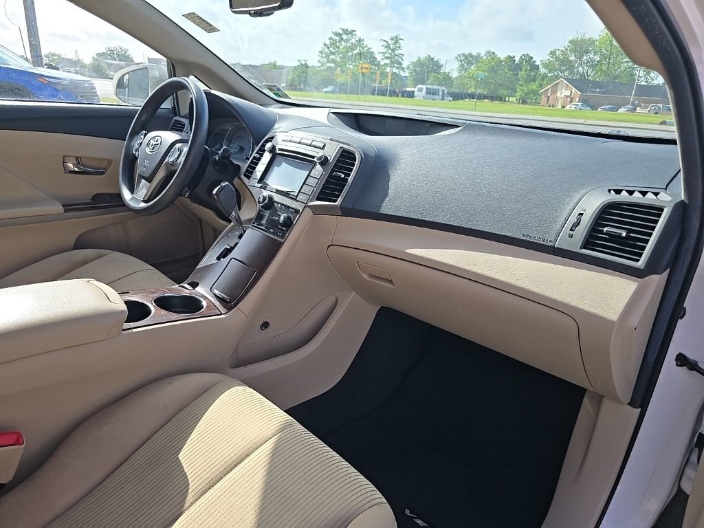 Used 2015 Toyota Venza LE FWD image 12
