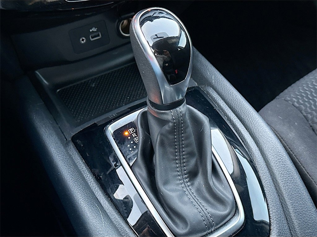 Used 2019 Nissan Rogue Sport S image 17