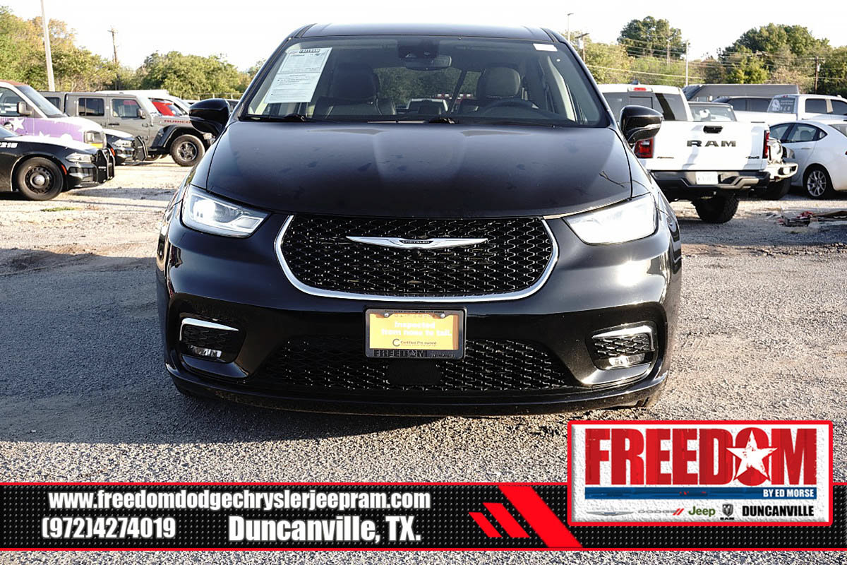 Certified 2024 Chrysler Pacifica Touring-L FWD image 7