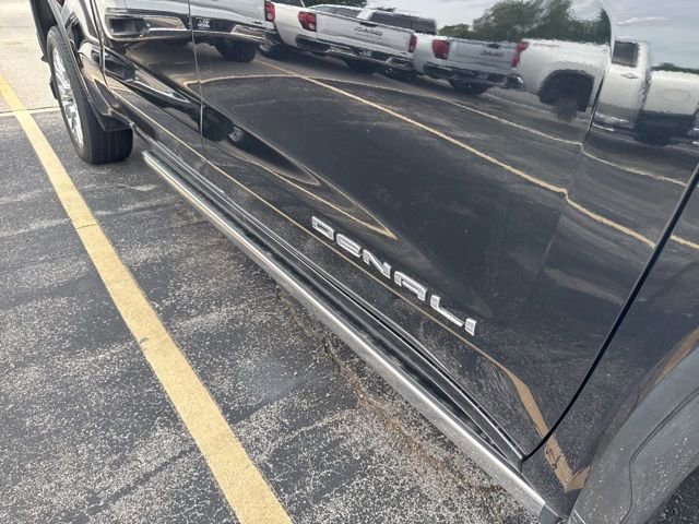 Used 2021 GMC Sierra 1500 Denali w/ Denali Ultimate Package AWD/4WD image 11