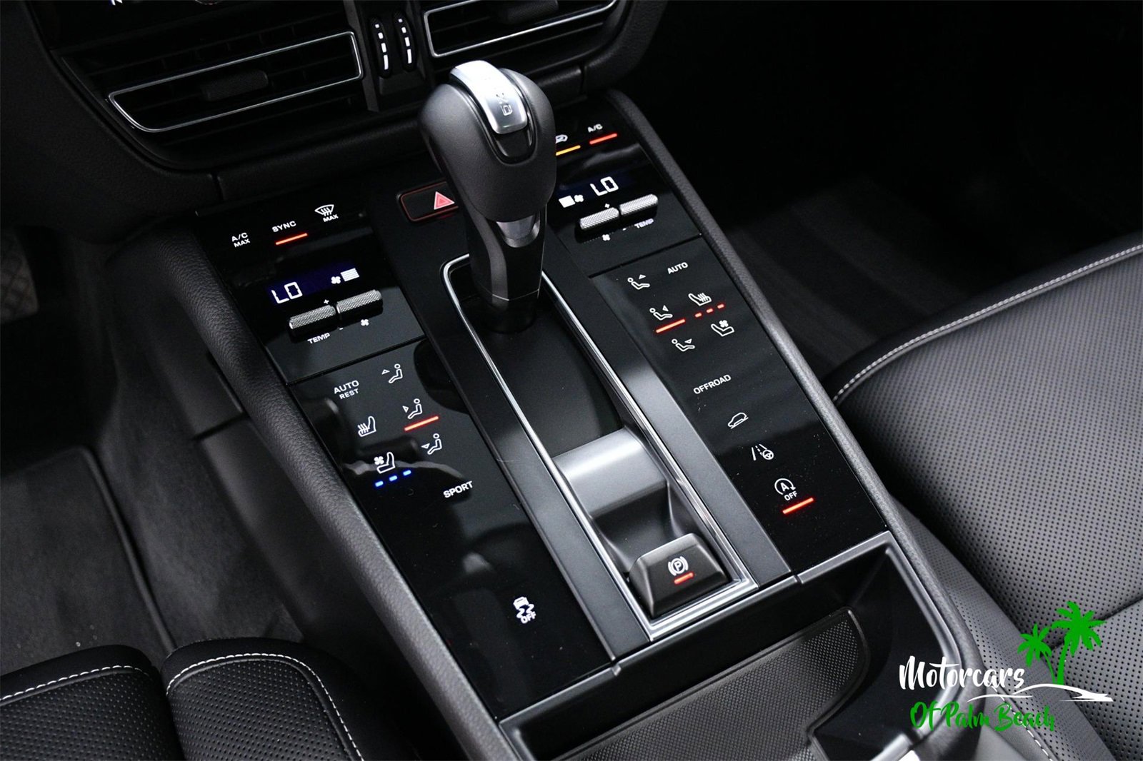 Used 2025 Porsche Macan Turbo image 33