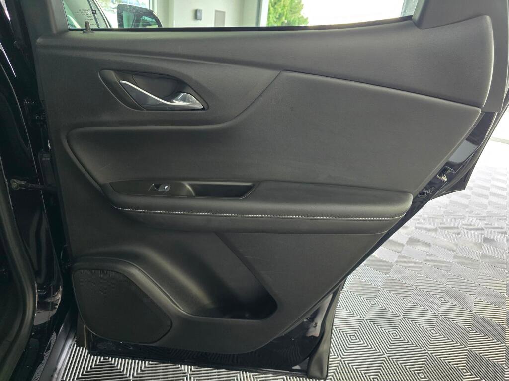Used 2025 Chevrolet Blazer LT image 41