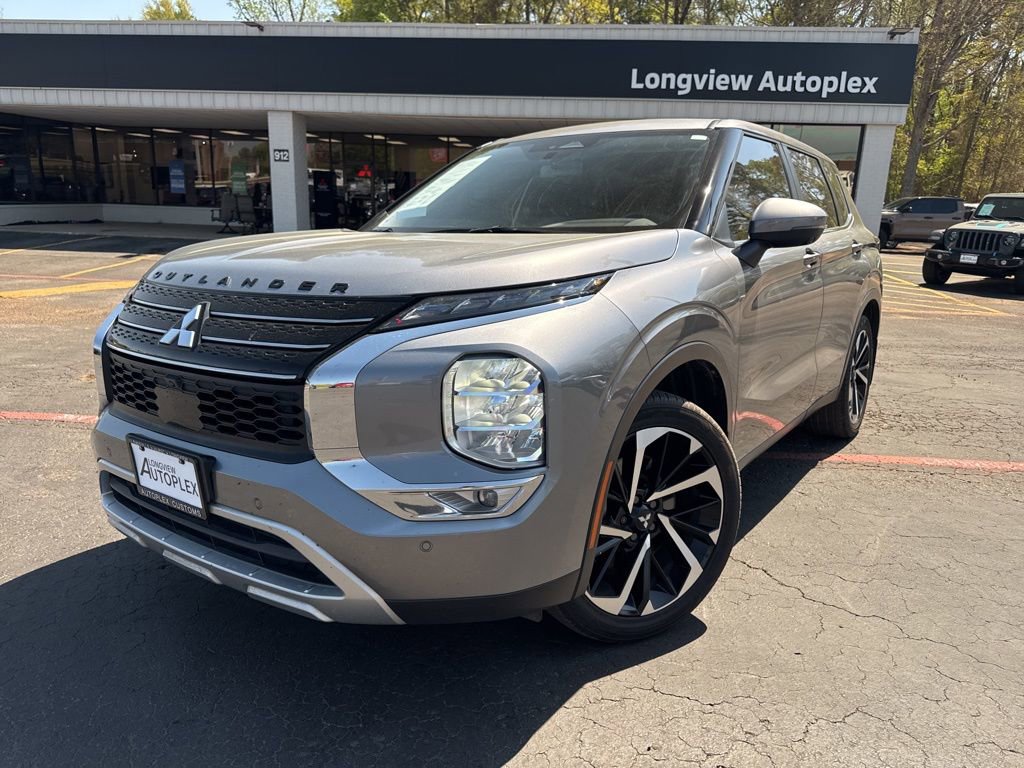 Used 2024 Mitsubishi Outlander SE FWD image 1