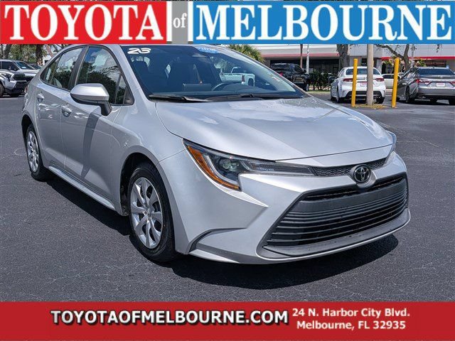 Used 2023 Toyota Corolla LE FWD image 1