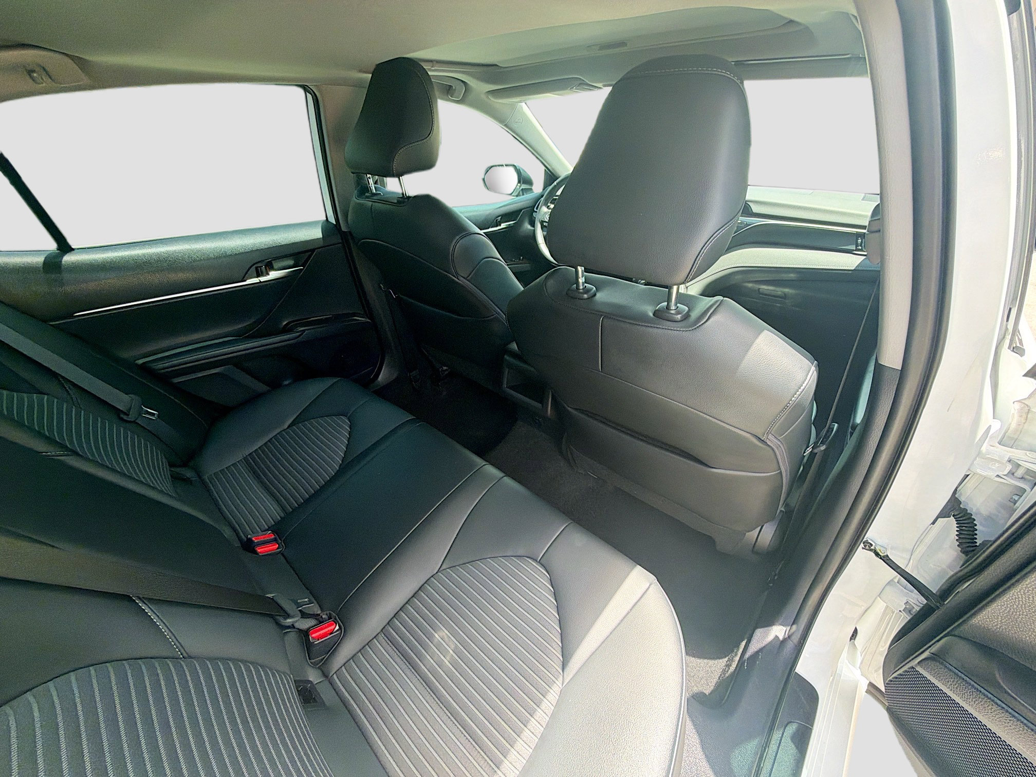 Used 2022 Toyota Camry SE w/ Convenience Package FWD image 28