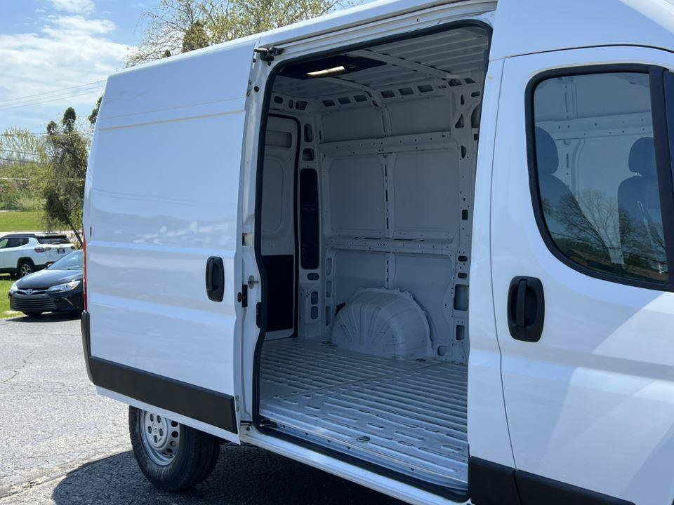 Used 2025 RAM ProMaster 2500 w/ Convenience Group FWD image 7