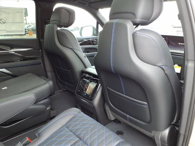New 2026 Cadillac Escalade IQL Sport 1 w/ LPO, ONYX Package AWD/4WD image 21