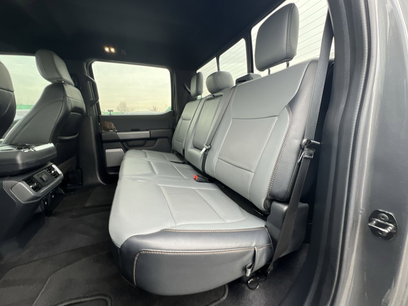 Used 2023 Ford F150 Lightning Lariat image 32