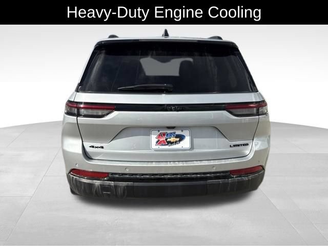 Used 2023 Jeep Grand Cherokee Limited w/ Black Appearance Package AWD/4WD image 7