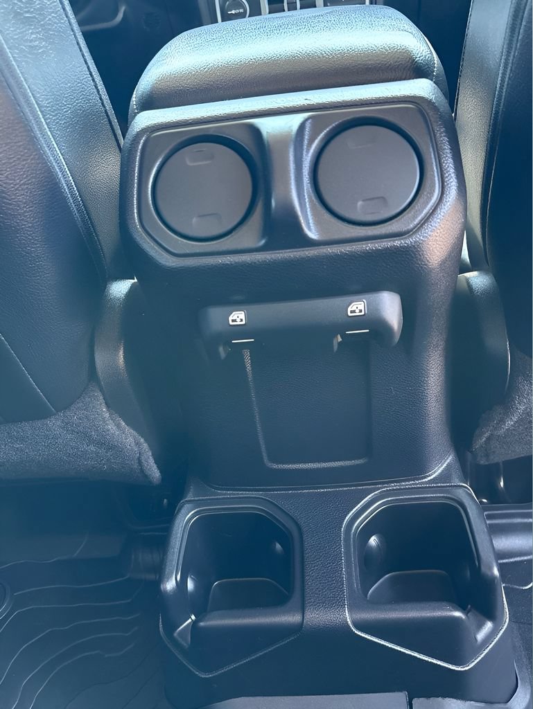 Used 2018 Jeep Wrangler Unlimited Sport S AWD/4WD image 22