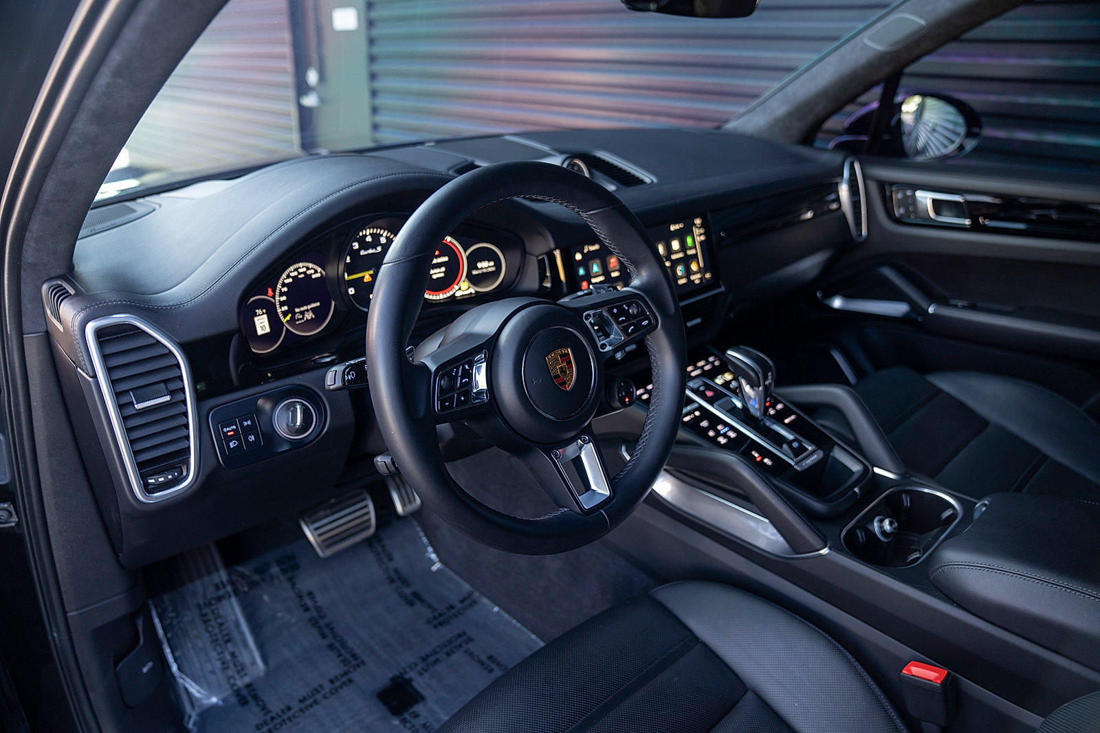Certified 2023 Porsche Cayenne Turbo S AWD/4WD image 4