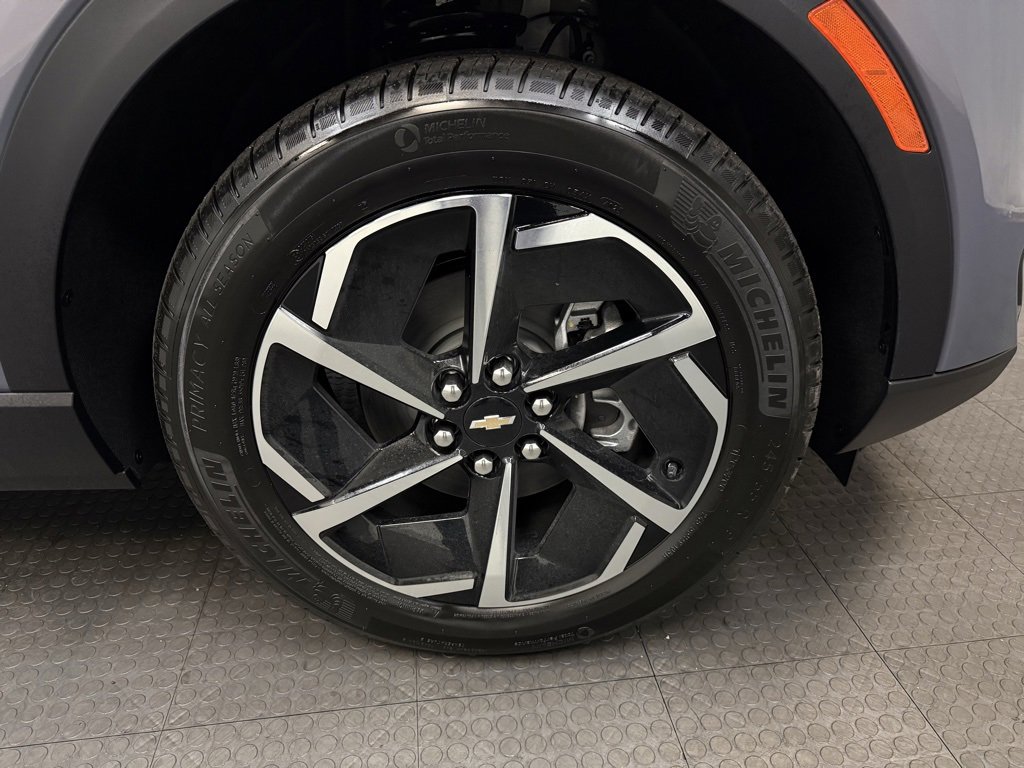 New 2026 Chevrolet Equinox EV LT image 13