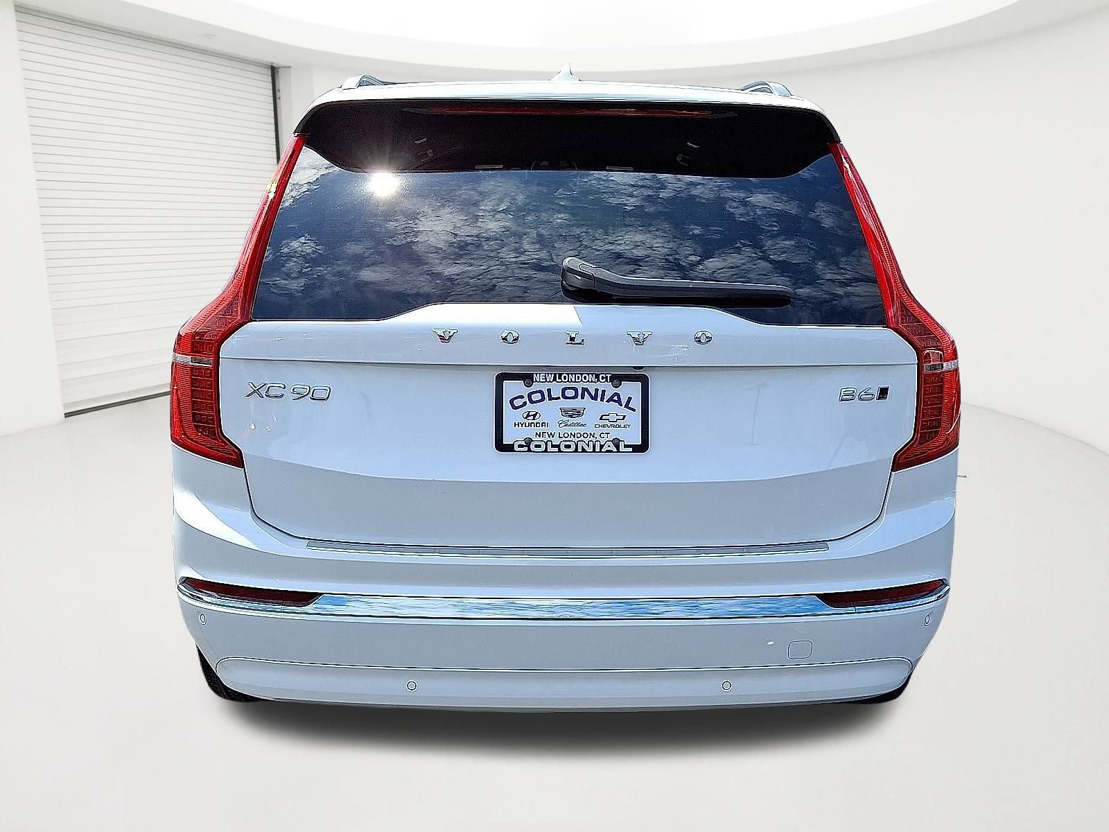 Used 2024 Volvo XC90 B6 Plus w/ Protection Package image 5