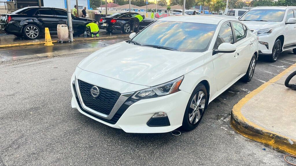 Used 2019 Nissan Altima 2.5 S image 1