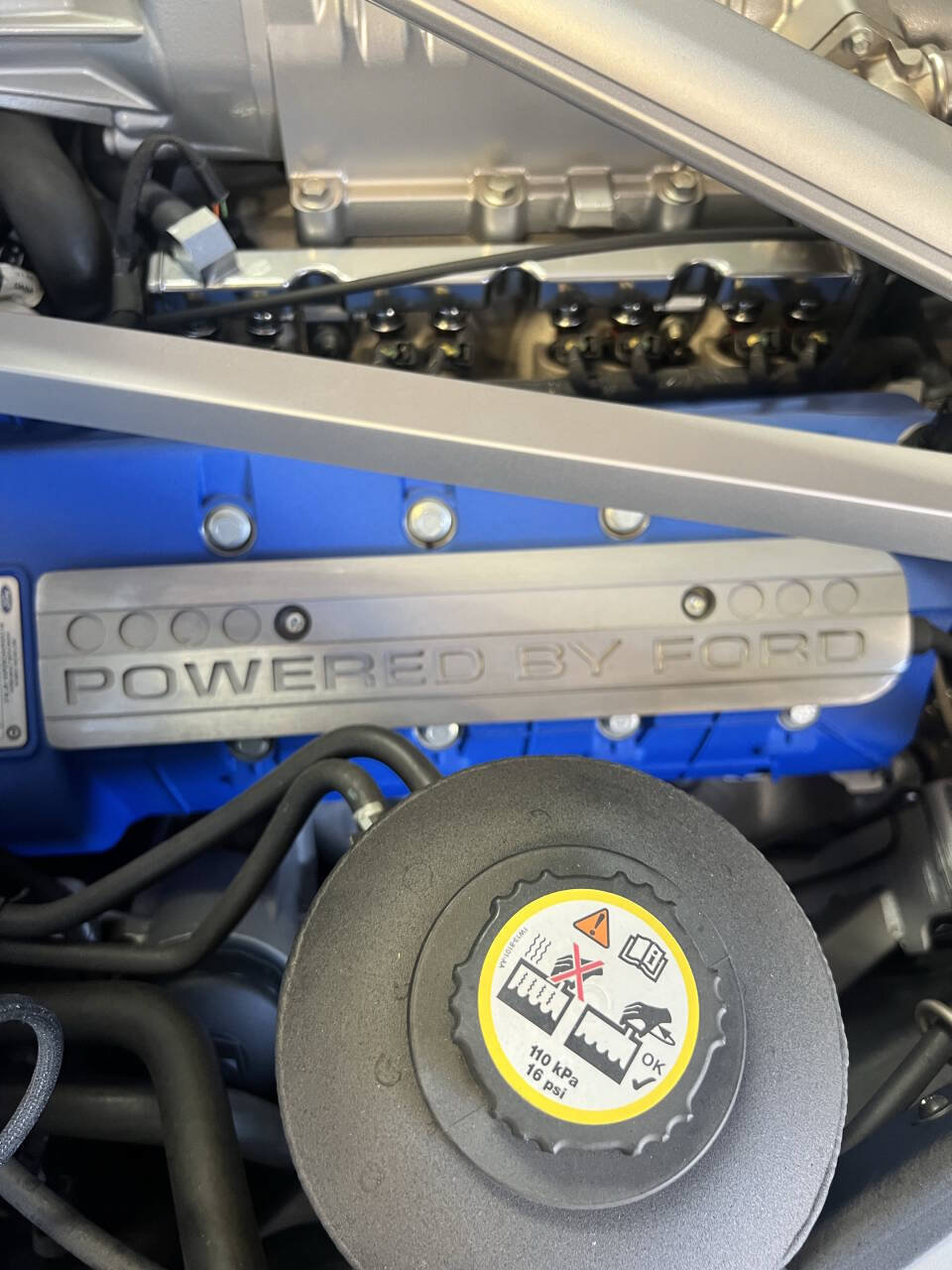 Used 2005 Ford GT RWD image 60