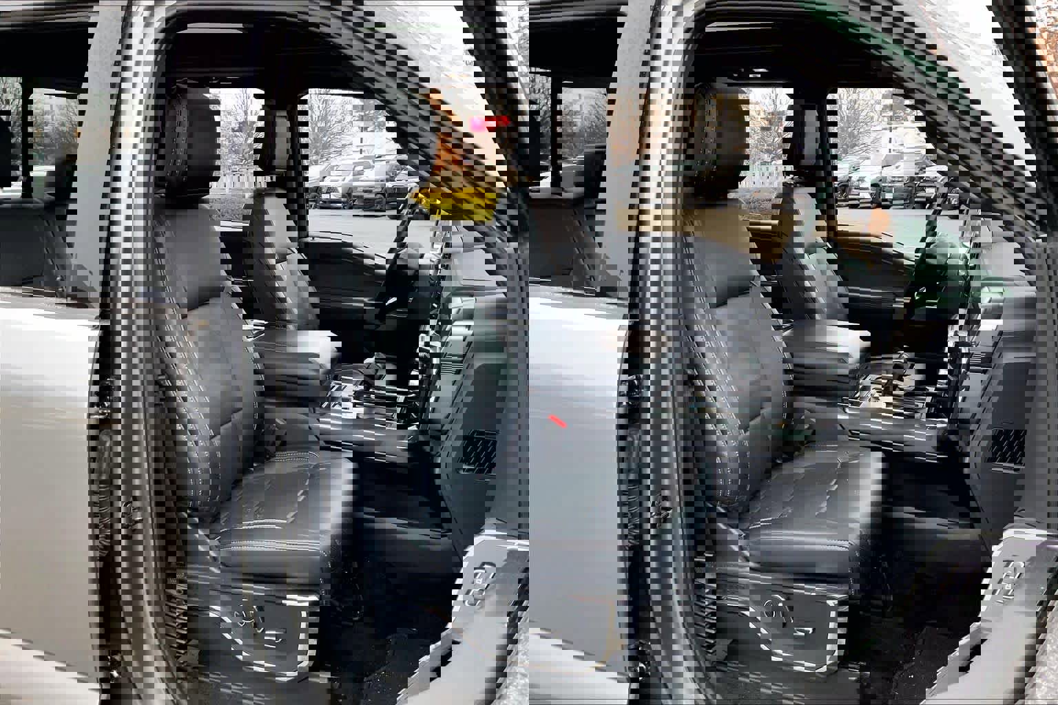 Used 2022 Ford F150 Lariat w/ Equipment Group 502A High image 8