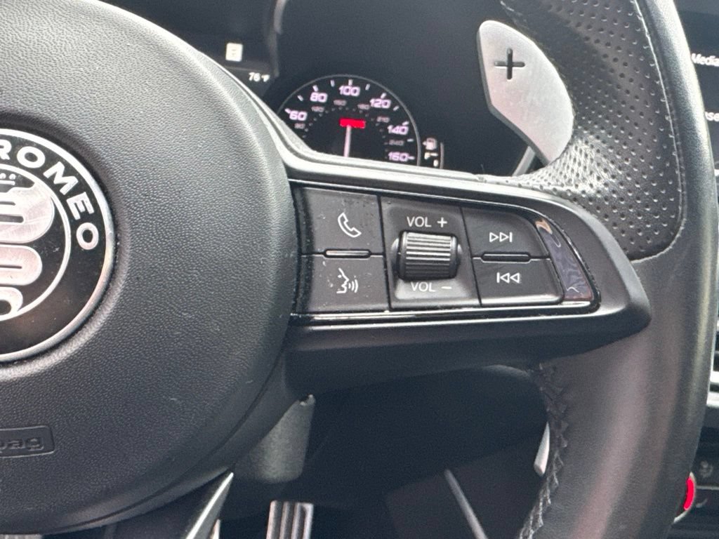 Used 2023 Alfa Romeo Stelvio Veloce AWD/4WD image 37