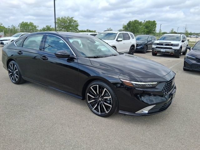 Used 2025 Honda Accord Touring image 3