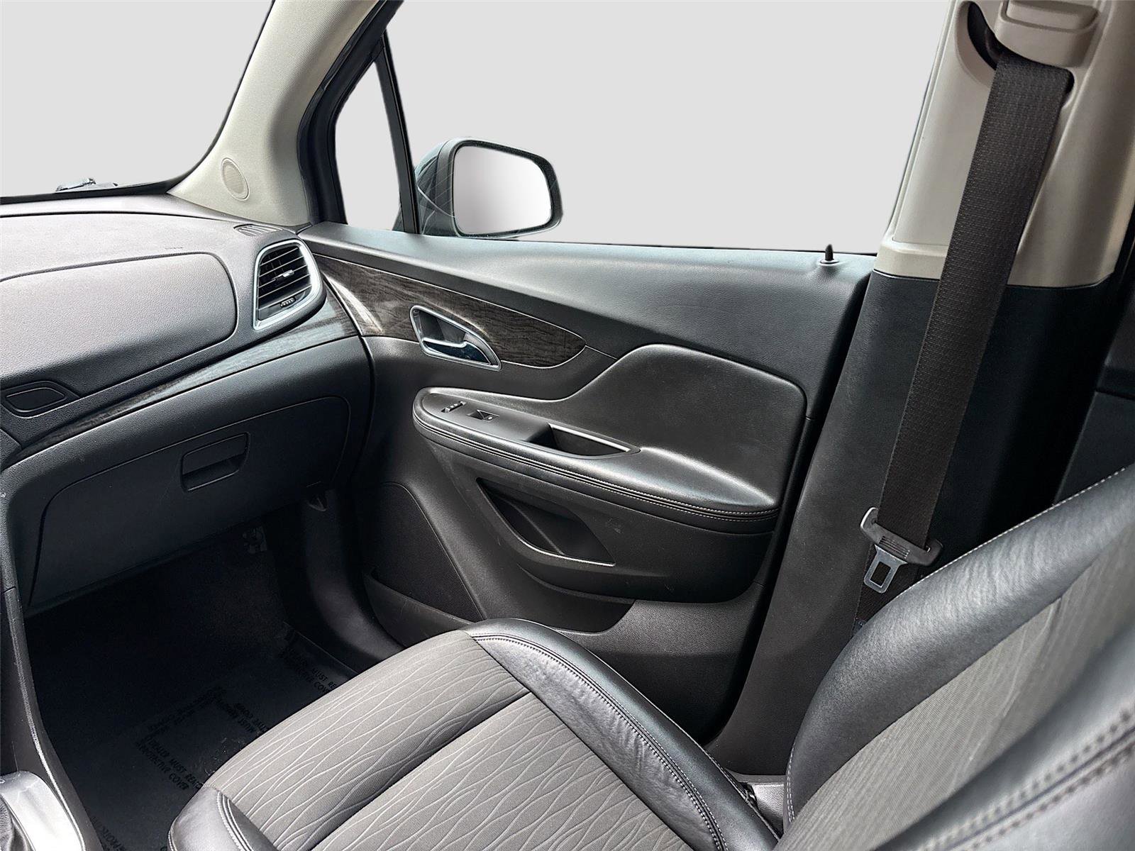 Used 2016 Buick Encore FWD image 22
