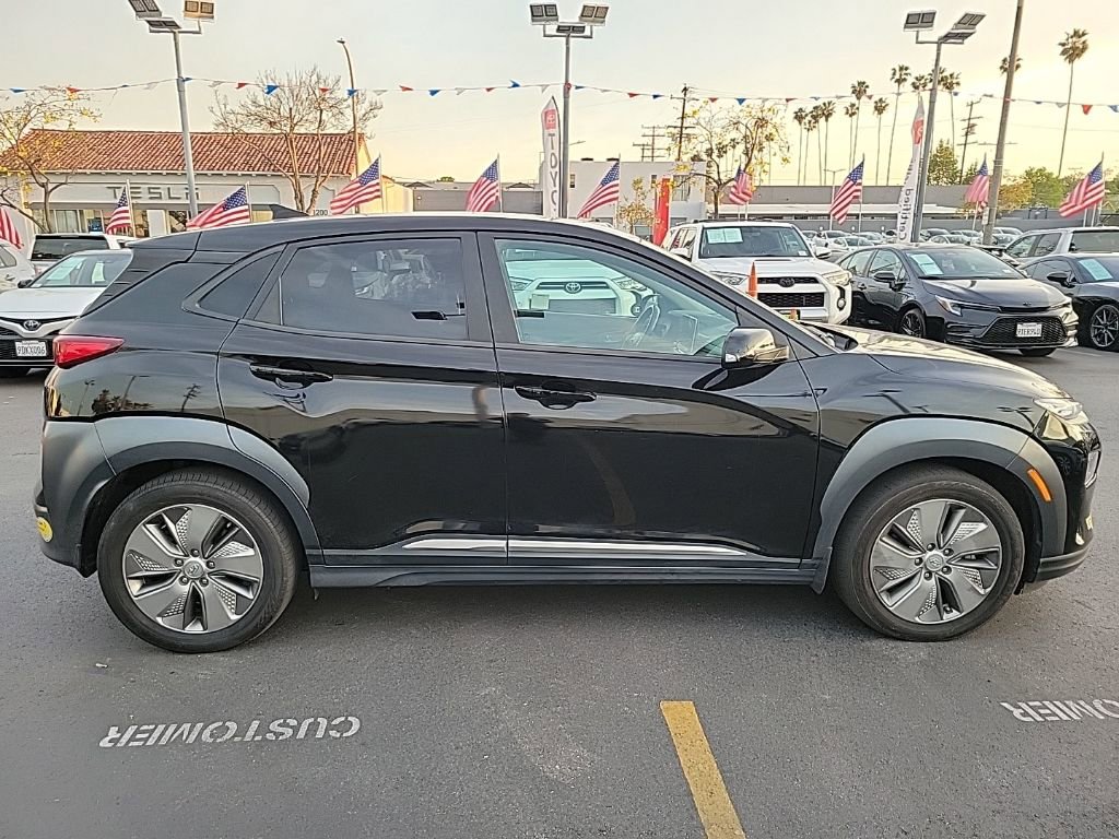 Used 2021 Hyundai Kona Ultimate FWD image 8