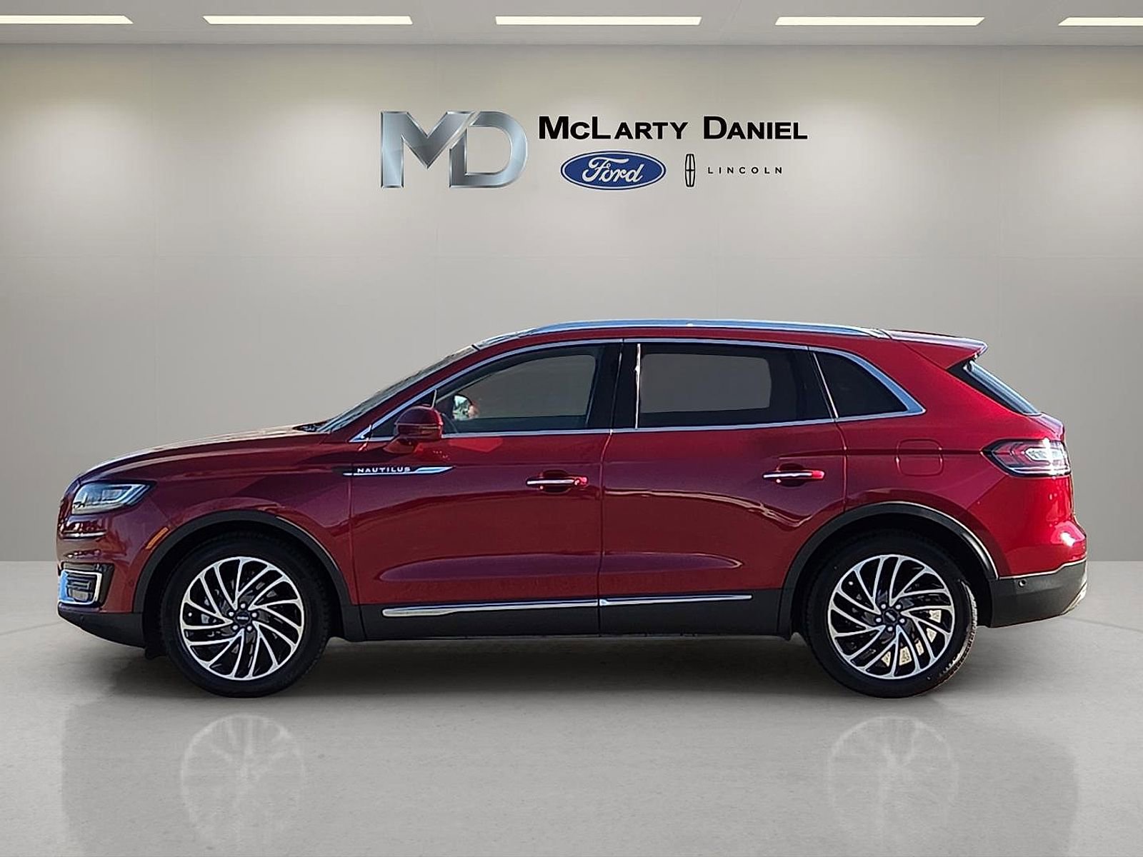 Used 2019 Lincoln Nautilus Reserve image 3