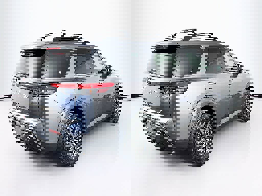 Used 2022 Nissan Pathfinder SV w/ SV Premium Package image 25