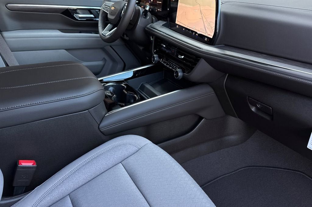 New 2026 Chevrolet Suburban LS image 17