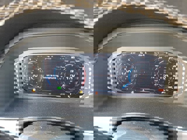 Used 2023 Volkswagen Atlas SE image 32