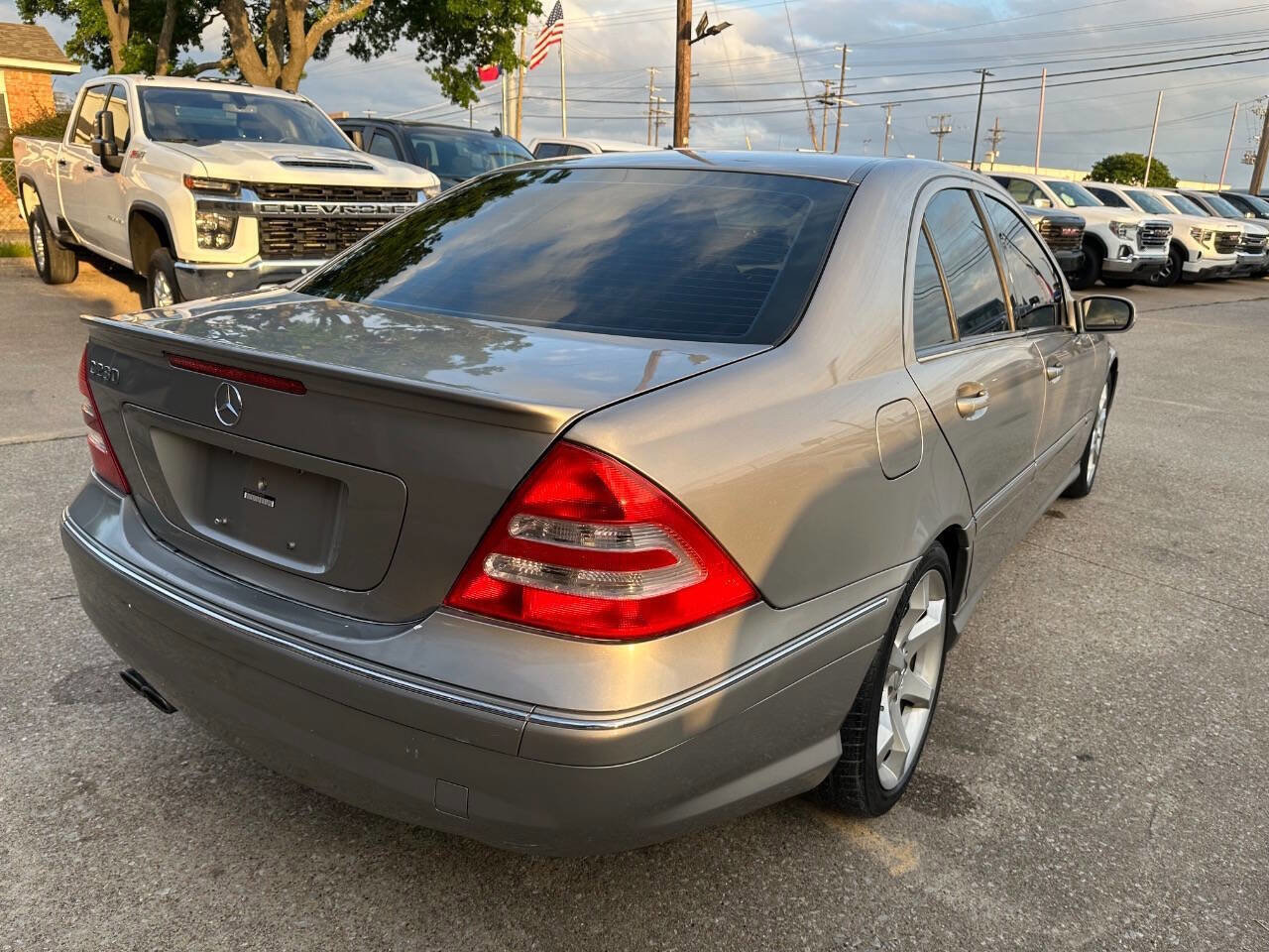 Used 2007 Mercedes-Benz C 230 Sedan image 5