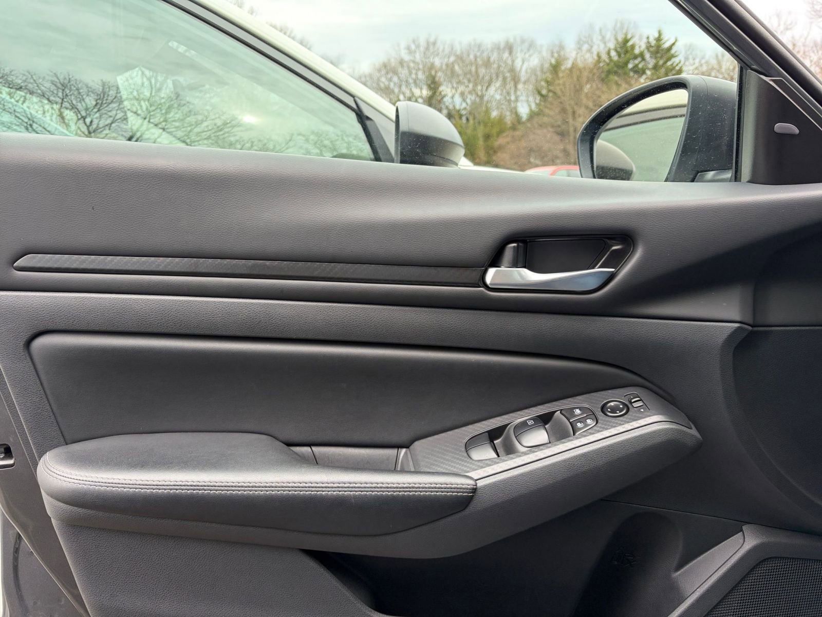 Used 2025 Nissan Altima 2.5 SV image 18