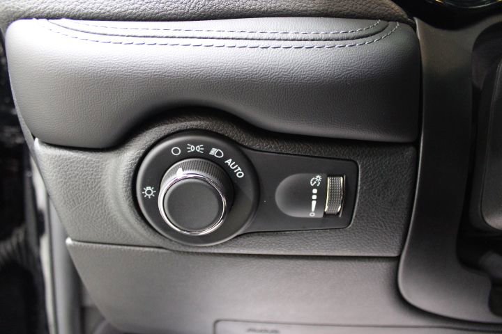 Used 2024 Dodge Durango SXT image 37