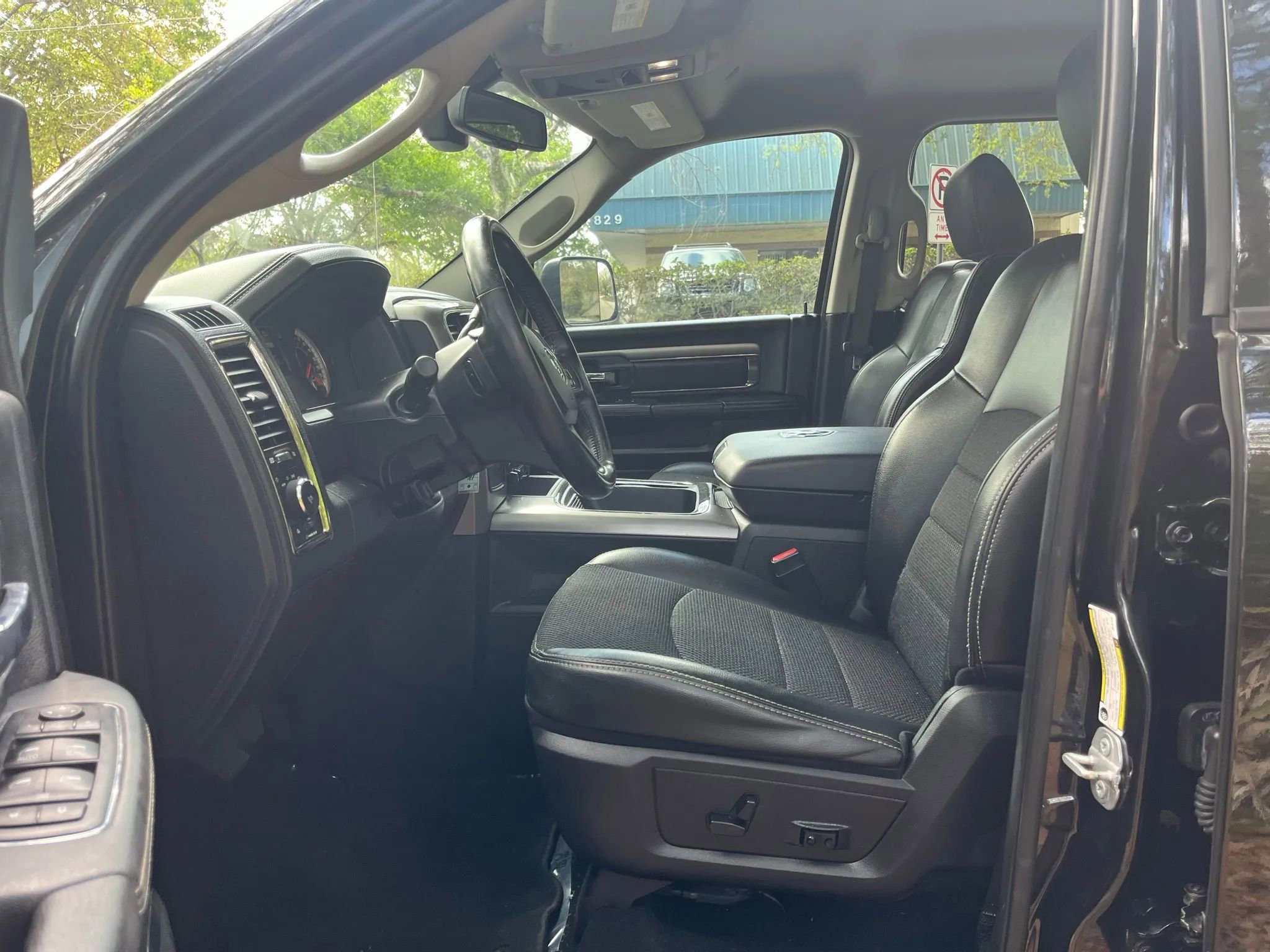 Used 2018 RAM 2500 Big Horn w/ Sport Appearance Group image 14