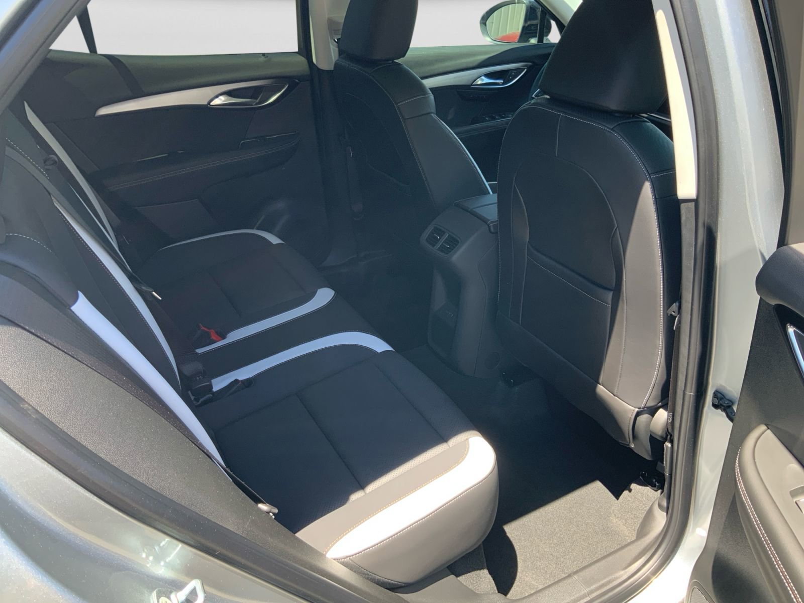 Used 2025 Buick Envision Sport Touring AWD/4WD image 26