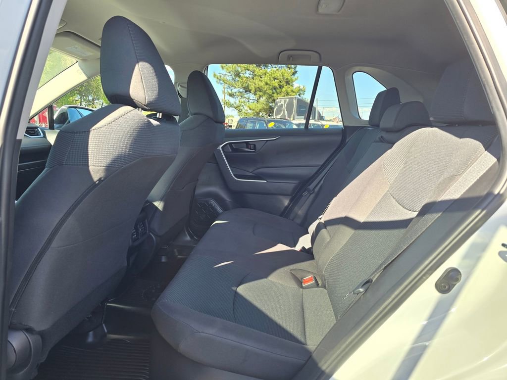 Used 2023 Toyota RAV4 LE AWD/4WD image 13