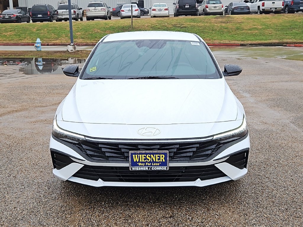 Used 2025 Hyundai Elantra SEL FWD image 3