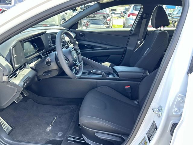 Certified 2025 Hyundai Elantra Sport FWD image 11
