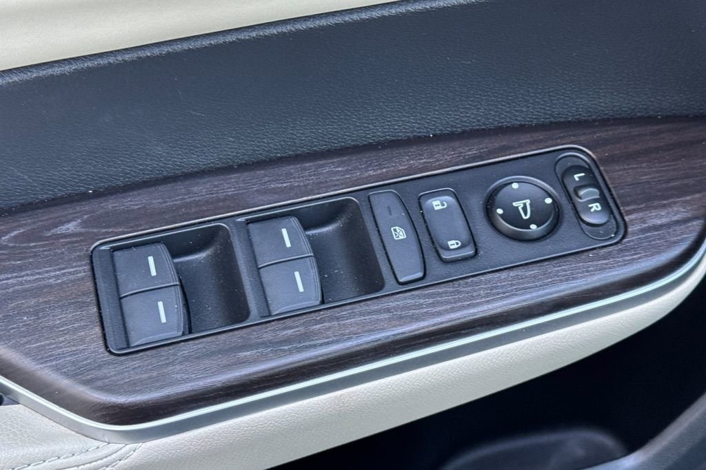 Certified 2020 Honda Clarity Plug-In Hybrid image 15