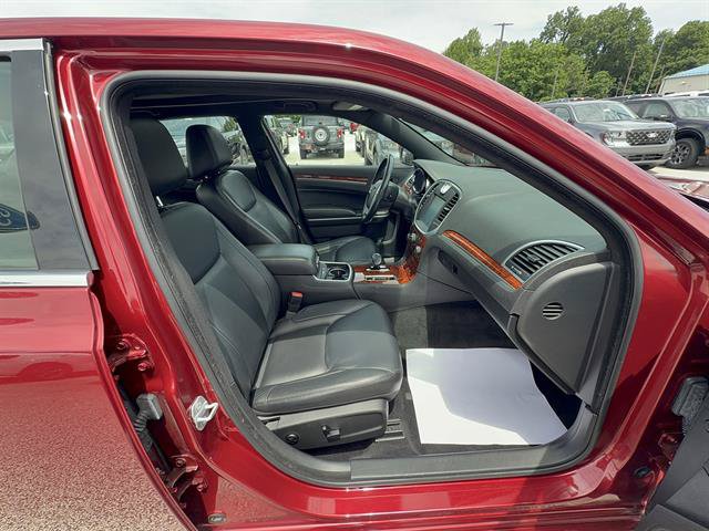 Used 2014 Chrysler 300 AWD w/ Driver Convenience Group image 26