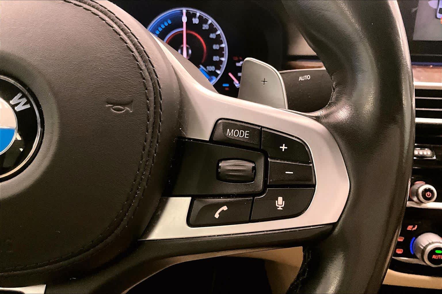 Used 2019 BMW 530e w/ M Sport Package RWD image 22