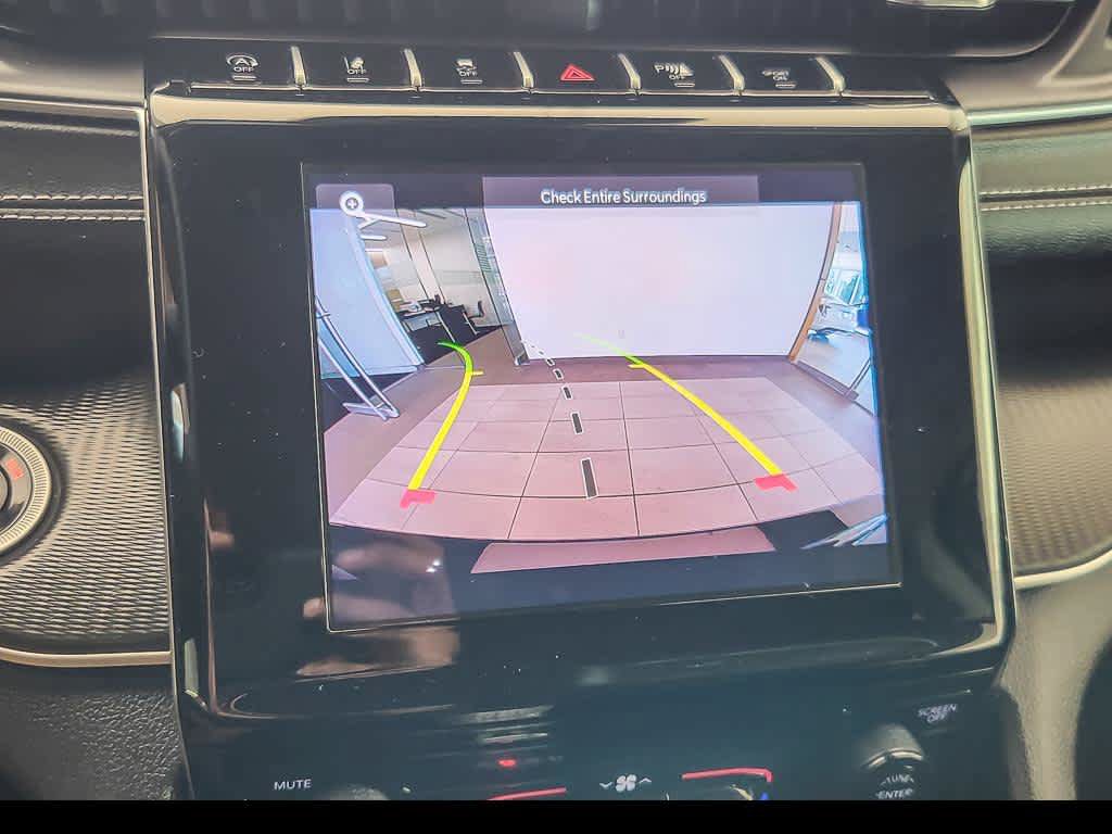 Used 2023 Jeep Grand Cherokee Laredo AWD/4WD image 16