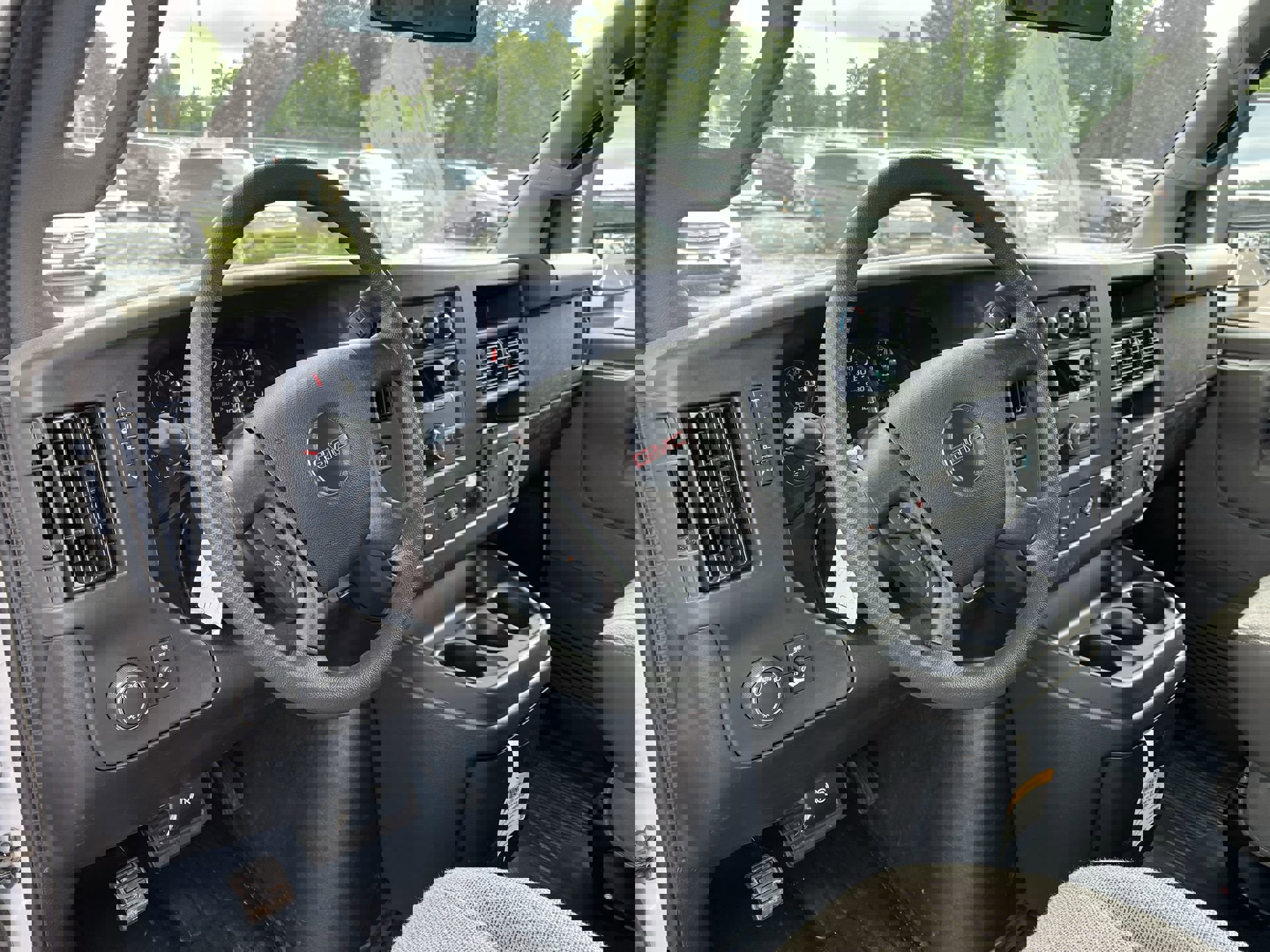 New 2025 GMC Savana 3500 w/ Power Convenience Package image 42