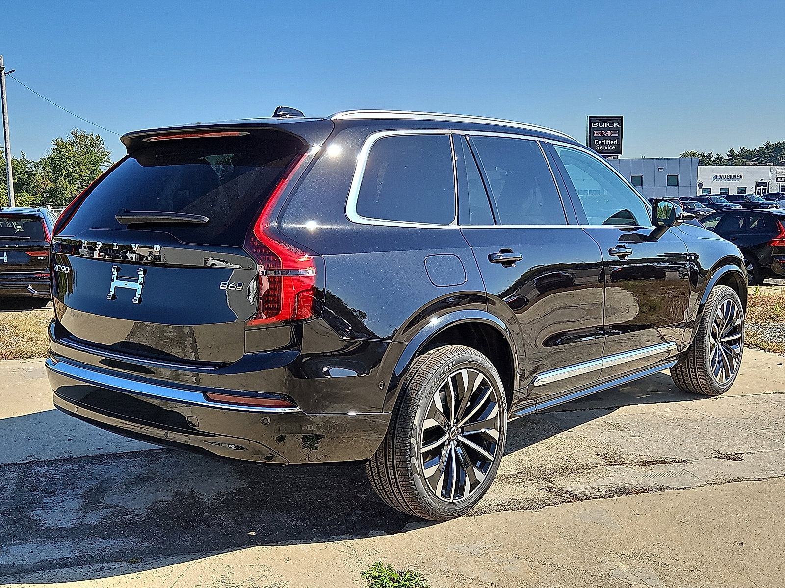 New 2026 Volvo XC90 B6 Plus w/ Protection Package Premier image 6